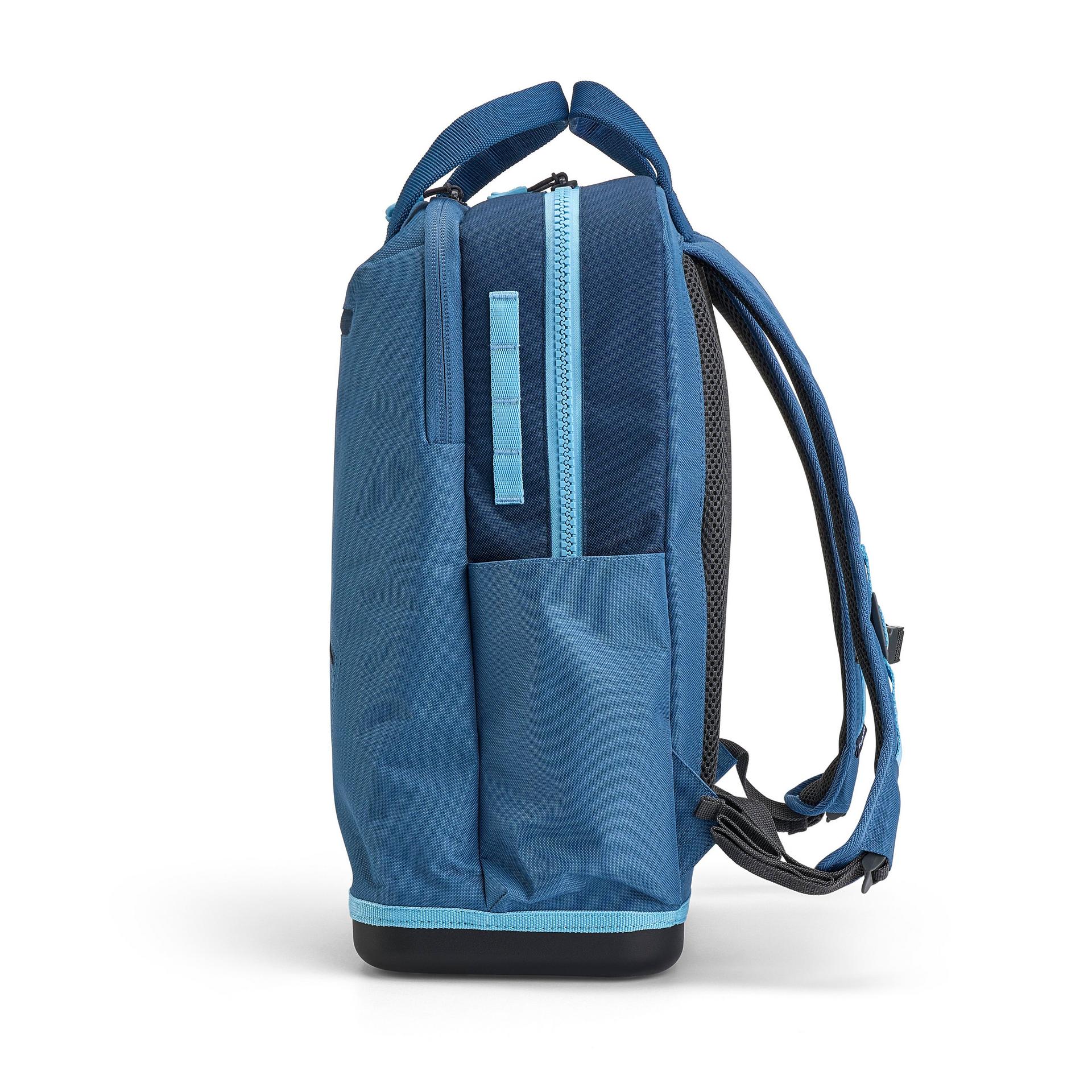 Weekend™ Tackle Backpack 39 Weekend™ Tackle Backpack