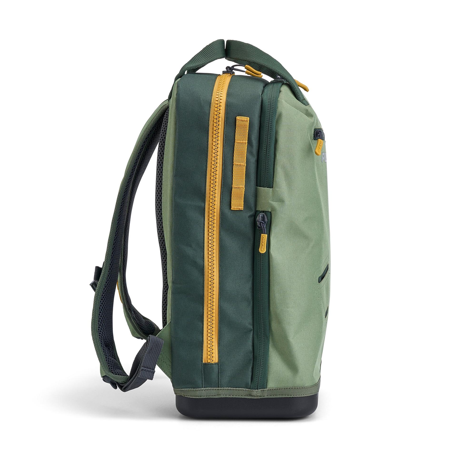 Weekend™ Tackle Backpack 43 Weekend™ Tackle Backpack