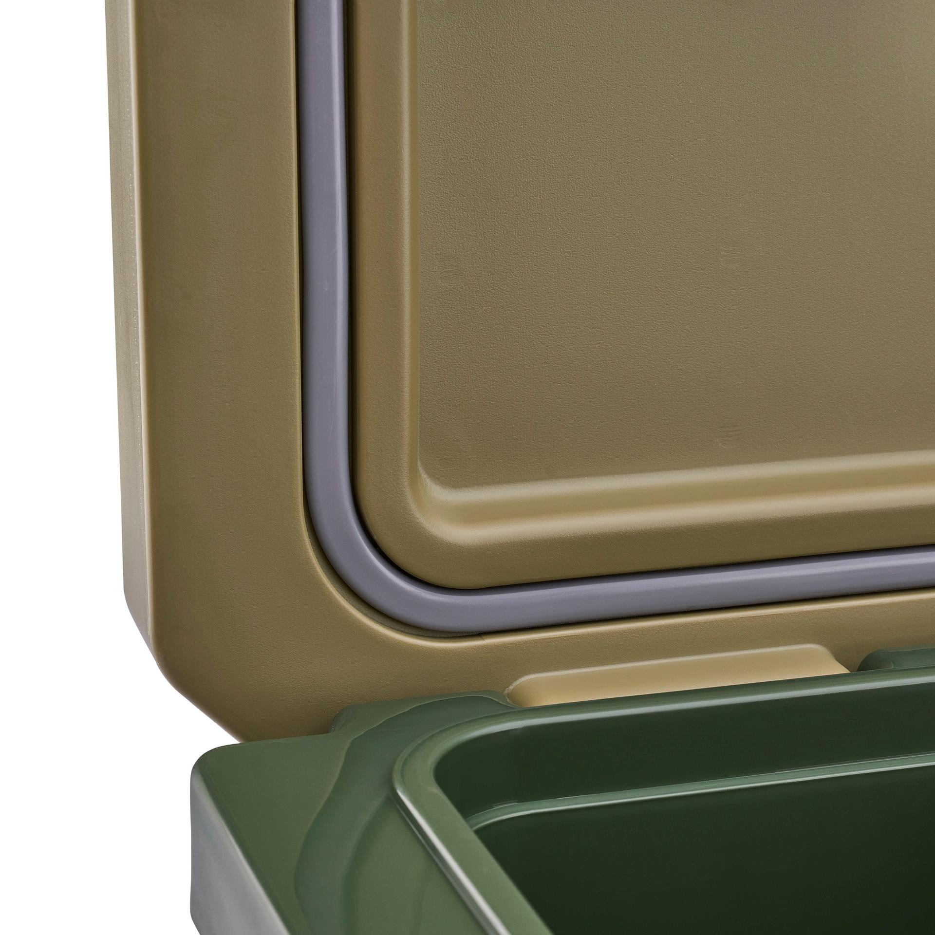 Frost™ Cooler 14 Quart (13 L) 26 Frost™ Cooler 14 Quart (13 L)